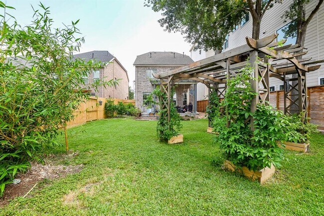 Building Photo - 7608 Janak Dr