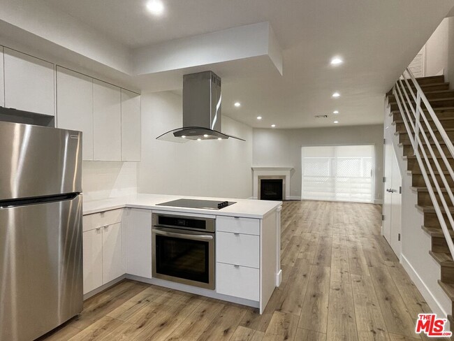 Building Photo - 11738 Mayfield Ave