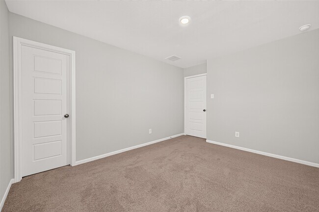 Building Photo - 15610 Coneflower Hls Dr