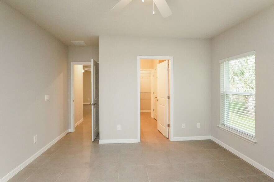 Building Photo - 18 Peterlee Ct