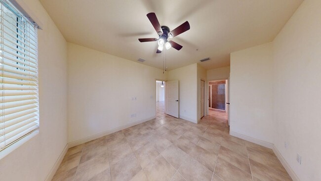 Building Photo - 4/3.5 TOWNHOME VILLA in Waterstone-Davenport