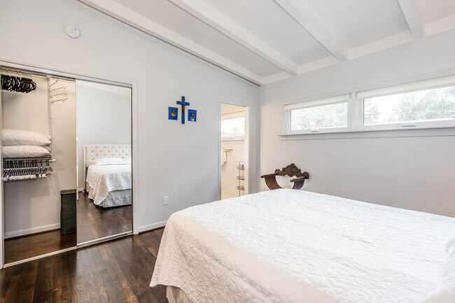 Building Photo - 1134 Baker Ln