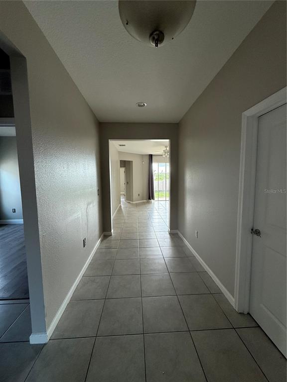 Building Photo - 485 Disa Dr