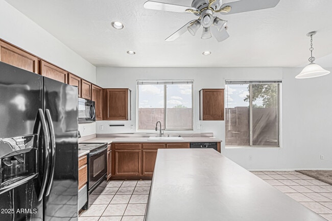 Building Photo - 408 N Falcon Ct