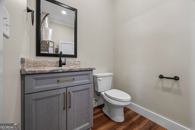 Building Photo - 958 Church St