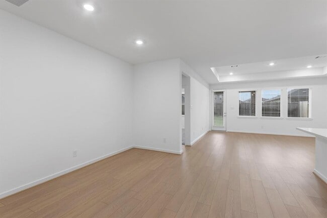 Building Photo - 1203 Buffalo Run