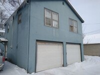 Building Photo - 724