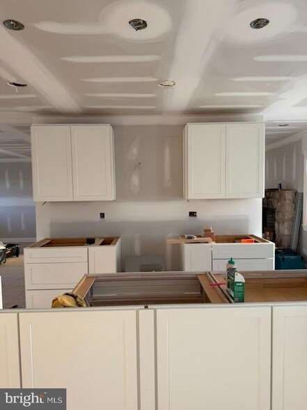 Building Photo - 1036 Sweetbriar Rd