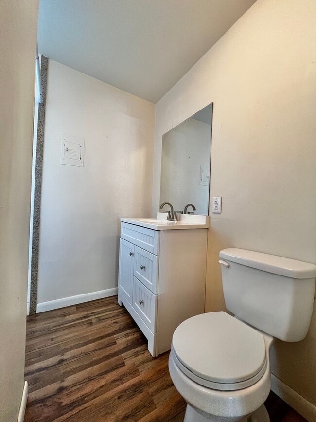 Building Photo - Spacious 3 Bed 2 Bath House in Central For...