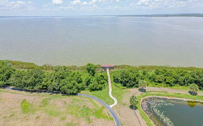 Building Photo - 2500 Azzurra Ln