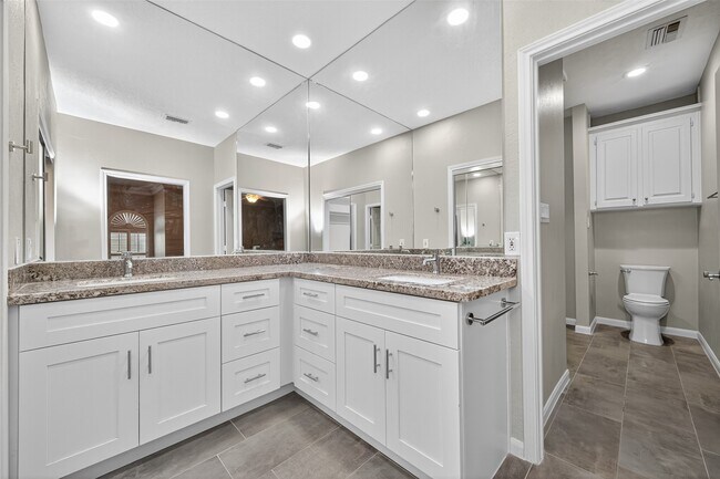 Building Photo - 901 Longmire Rd