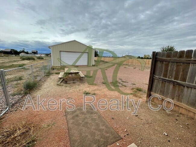 Building Photo - 965 N Cimarron Dr