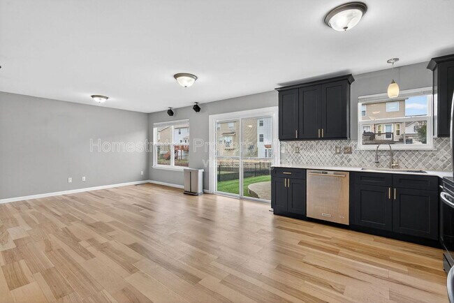 Building Photo - 425 Spring Trce