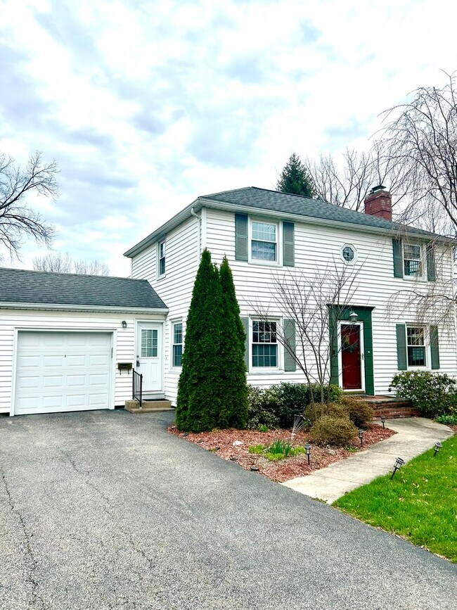 Building Photo - Brighton / Twelve Corners 3BR – Fully Furnished with Private Yard