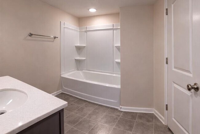 Building Photo - 233 Parker Sta Ave