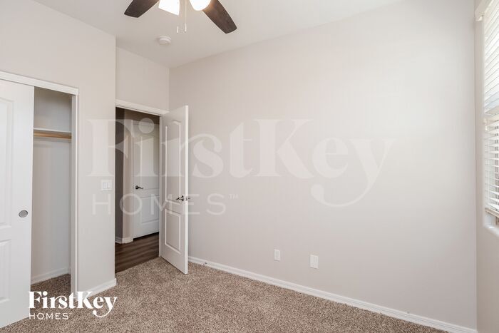 Building Photo - 1018 W Corriente Dr