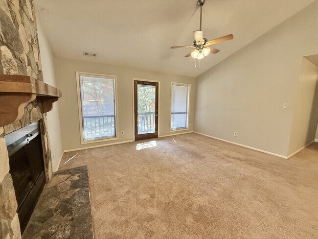 Building Photo - 1808 Tryon Dr