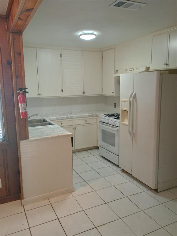 Building Photo - 4034 McDermed Dr