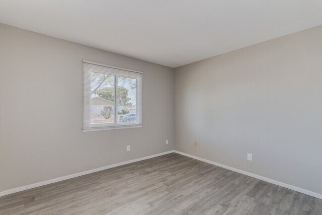 Building Photo - ? Newly Remodeled! 3-Bed/2-Bath in North P...