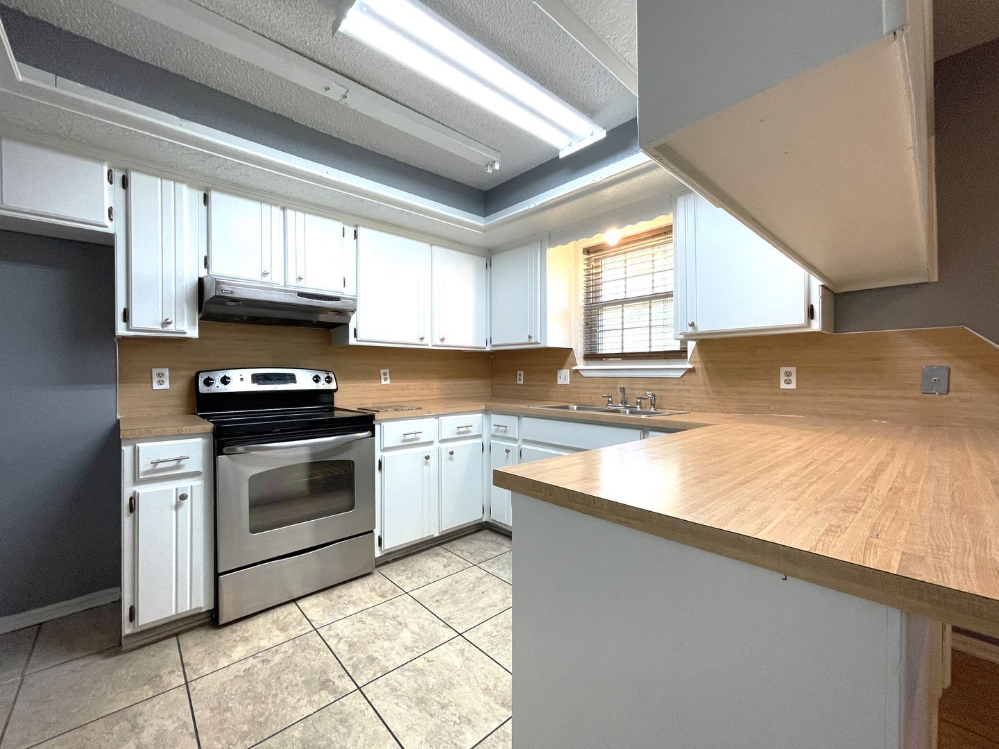 Building Photo - 5328 Coble St