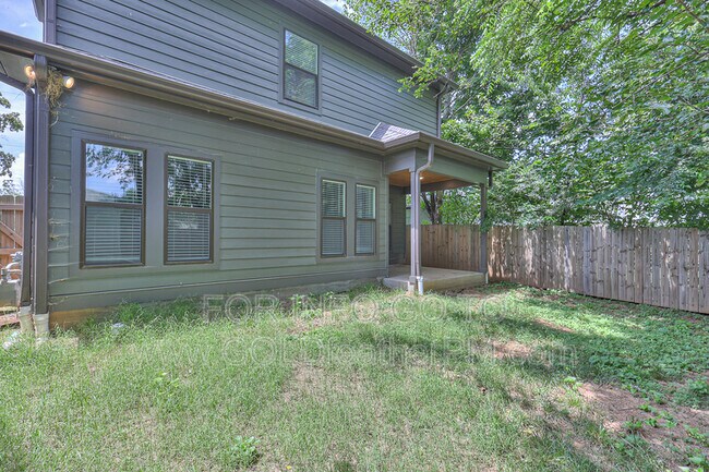 Building Photo - 253 Riverside Dr