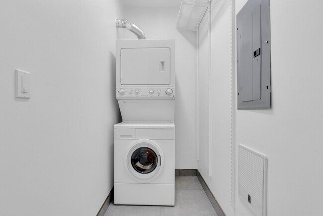 Building Photo - 70-72-72 Northampton St