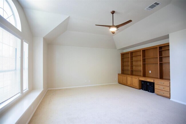 Building Photo - 9920 Spicewood Mesa