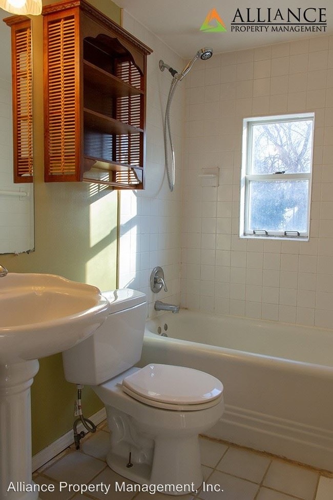 Building Photo - 1 br, 1 bath House - 1219 Pierre St.