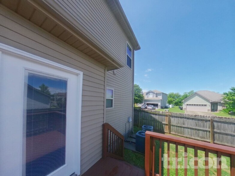 Building Photo - 1729 Alysheba Run