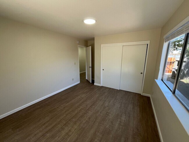 Building Photo - Ready Now! Come Tour Your New 3 Bedroom 2 ...