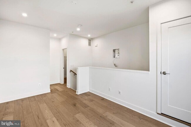 Building Photo - 2607 1st St NW