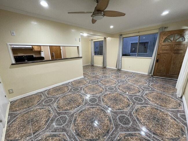 Building Photo - 2607 Spinnaker Ave