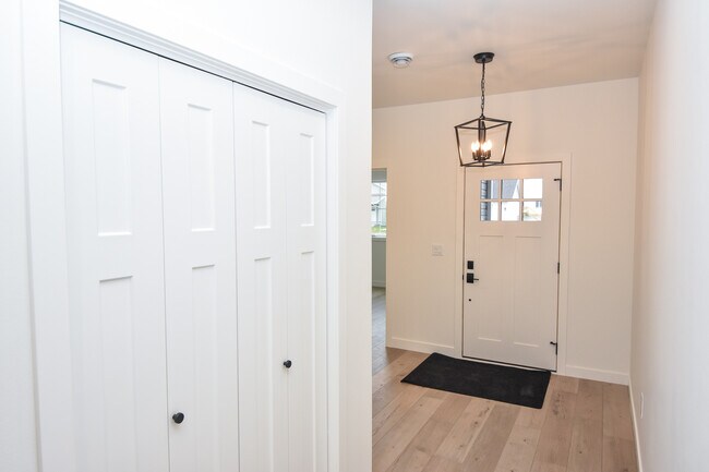 Building Photo - 6706 71st Ave S