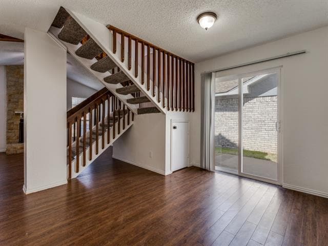 Building Photo - 1120 Sandalwood Ln
