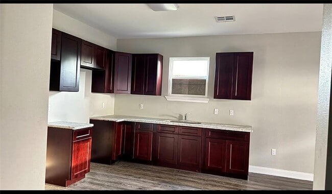 Building Photo - 7935 Read Blvd