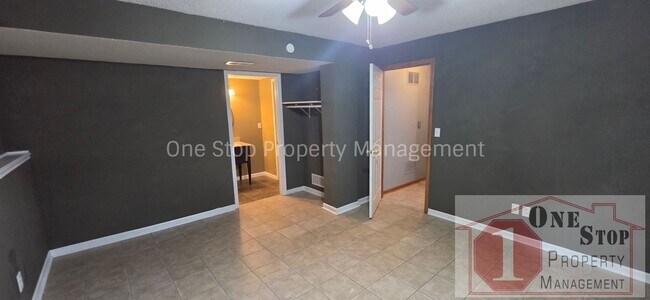 Building Photo - Beautiful 3 Bedroom & 2 Bathroom Home!
