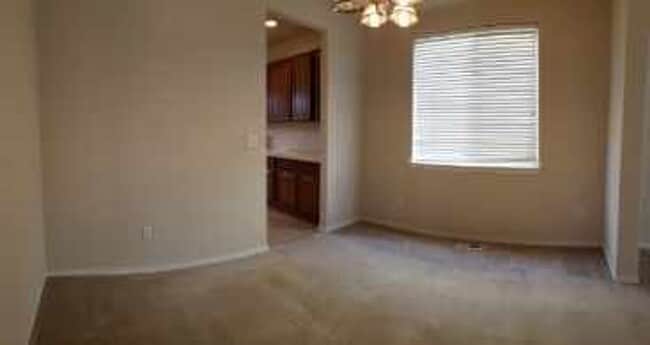Building Photo - 413 Roger Smith Dr