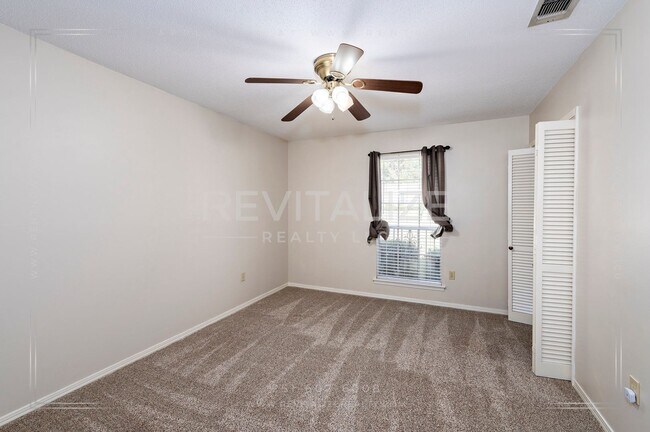 Building Photo - Charming 3 Bed 2 Ba Home Close to Saraland