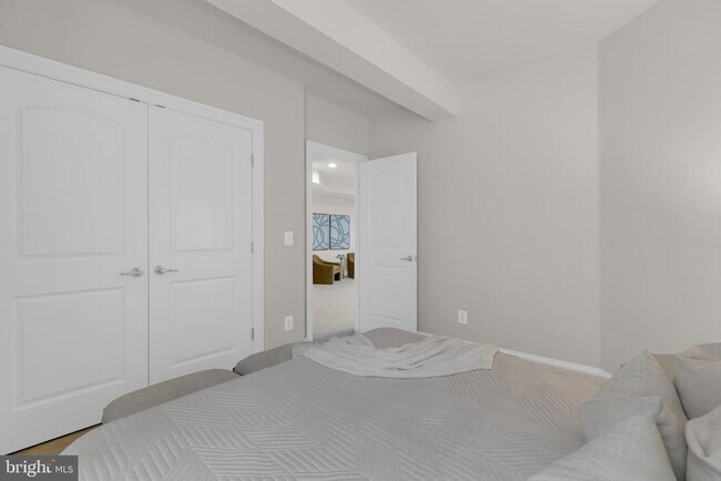 Building Photo - 42706 Chisholm Dr