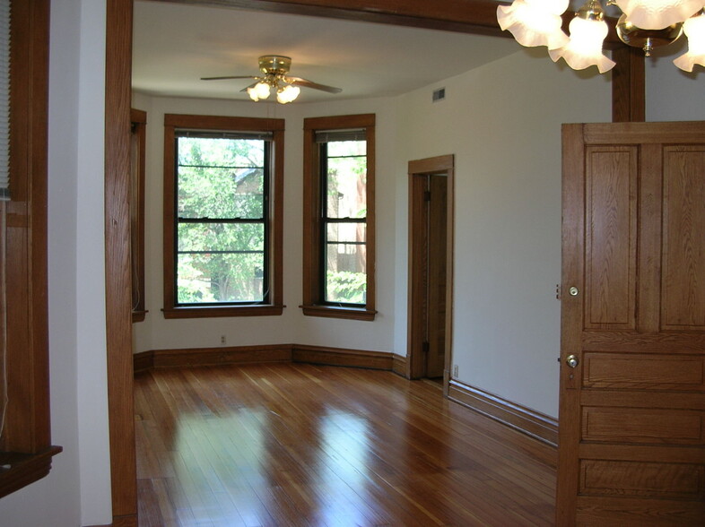Building Photo - 2217 N Magnolia Ave
