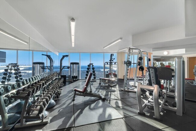 Building Photo - 300 South Pointe Dr