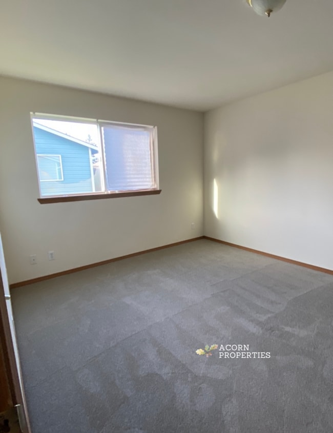 Building Photo - 1314 NW Falls Creek Loop