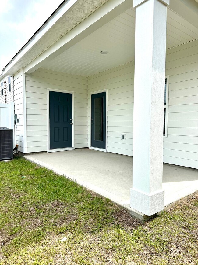 Building Photo - 5870 Tyndall Pl