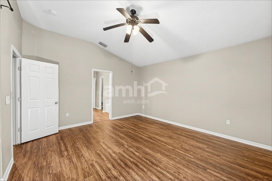 Building Photo - 30719 Tremont Dr