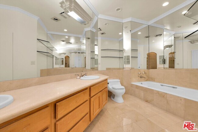 Building Photo - 128 N Swall Dr