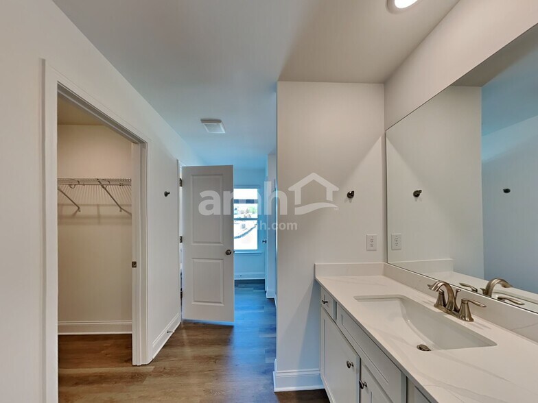 Building Photo - 1634 Soapstone Rd