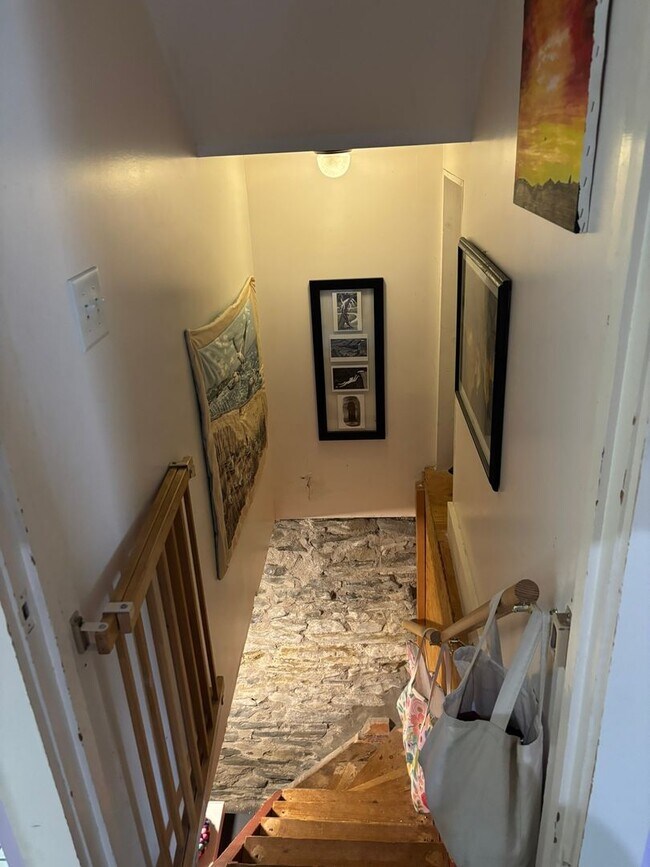 Building Photo - 421 W Lamme St