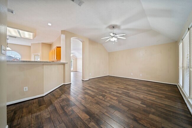 Building Photo - 7530 Alderly Dr