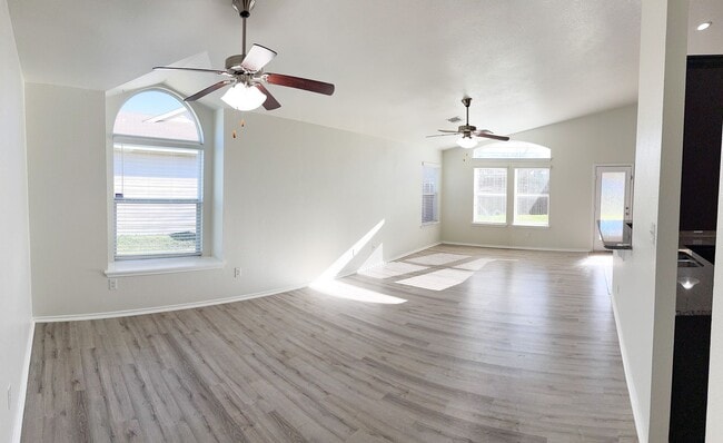 Building Photo - Charming well-maintained 4-bedroom, 2-bath home tucked in a quiet cul-de-sac just minutes from Fo...