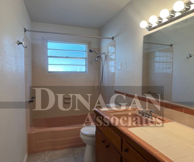 Building Photo - OPEN HOUSE ON 10/17 @ 2:25! Call us today ...